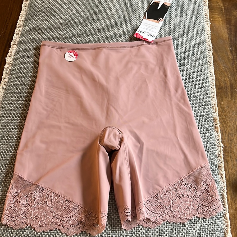 NWT spank shaper